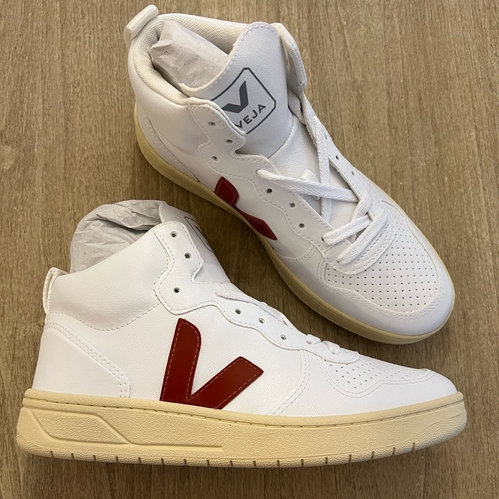 NEW VEJA HIGH TOP SNEAKERS